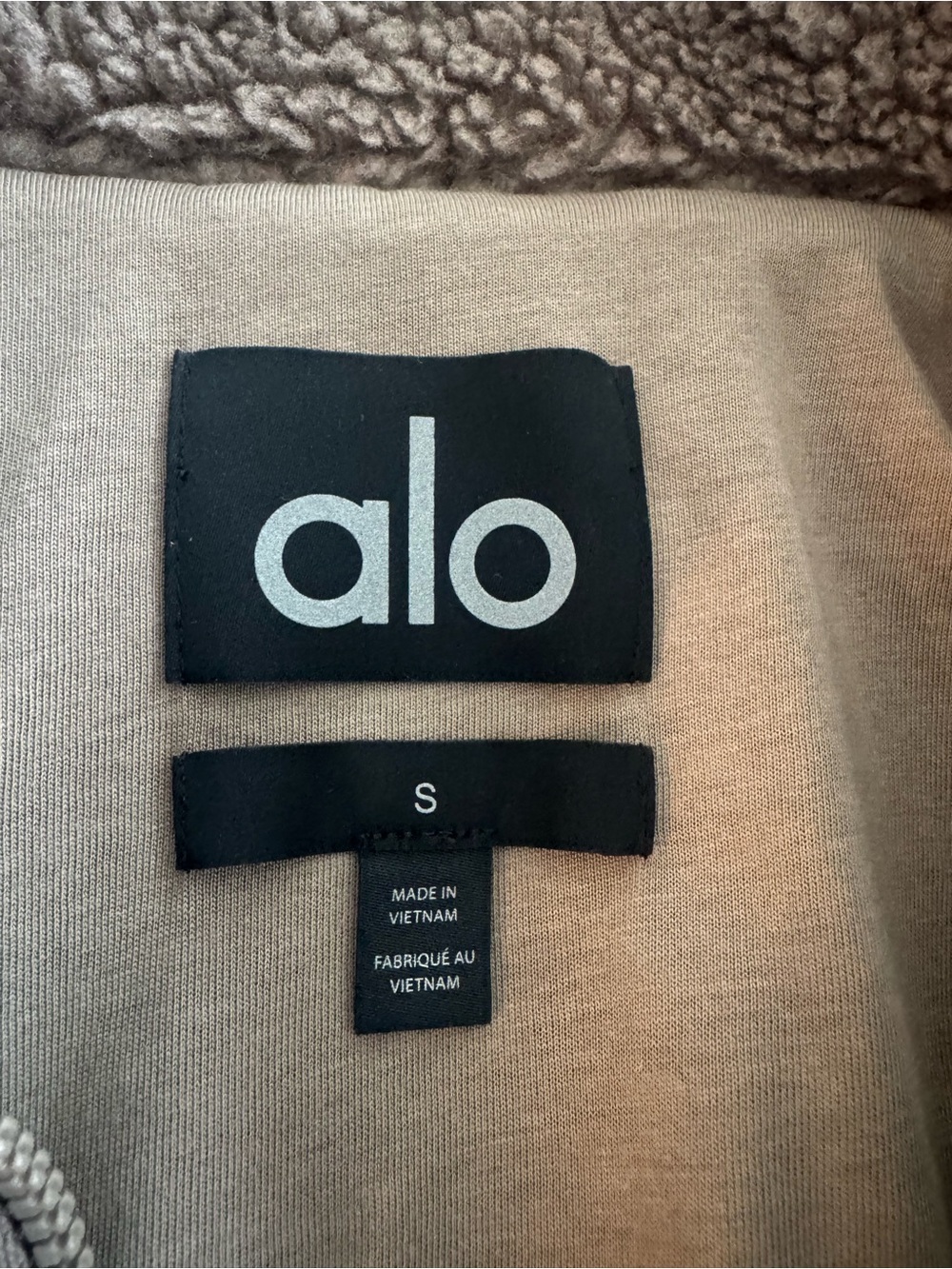ALO Yoga Sherpa Downtown Jacket in Light Cocoa - Picture 2 of 10